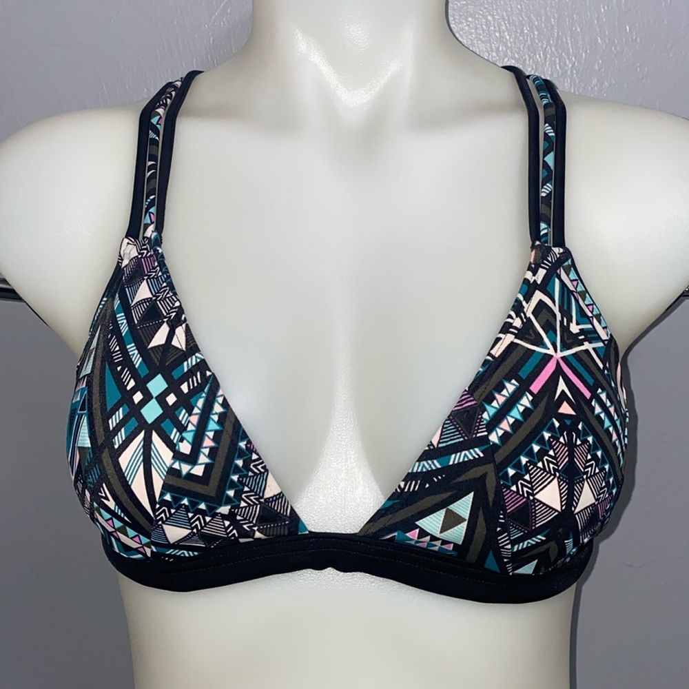PINK‎ Victoria’s Secret Women’s Medium Geometric Chevron Cris Cross Triangle Top